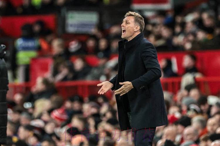 2场0胜!曝41岁曼联救火教练6天便下课,周一官宣新帅:索肖出局 2场0胜!曝41岁曼联救火教练6天便下课,周一官宣新帅:索肖出局